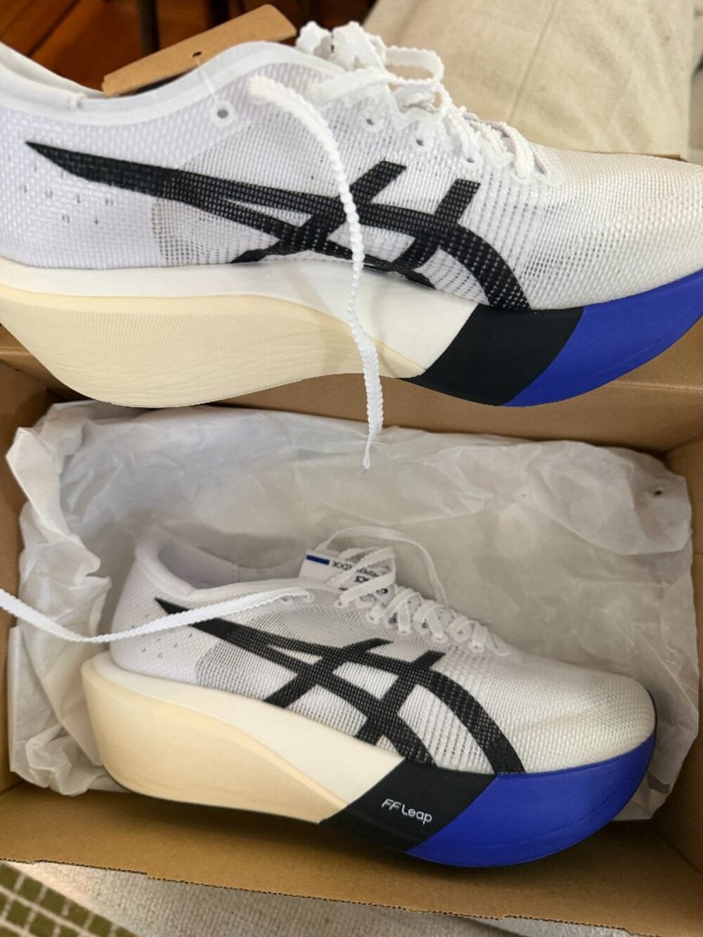 ASICS Metaspeed Edge Tokyo Unisex 6.5 / Women's 8 Carbon Plate Racing Shoe